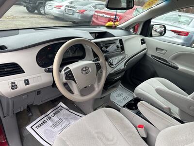 2014 Toyota Sienna LE 7-Passenger Auto Acces   - Photo 10 - Framingham, MA 01702