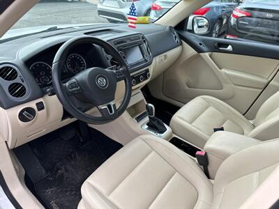 2012 Volkswagen Tiguan SE 4Motion   - Photo 9 - Framingham, MA 01702