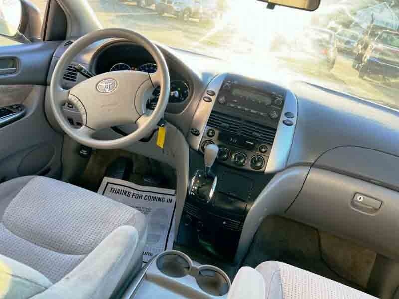 2007 Toyota Sienna CE 7-Passenger photo