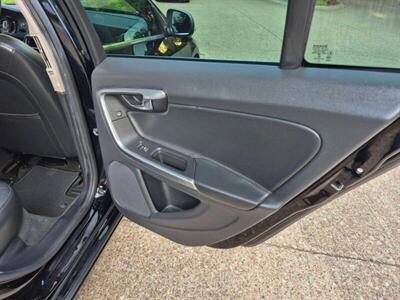 2017 Volvo V60 T5 Premier   - Photo 11 - Dallas, TX 75229