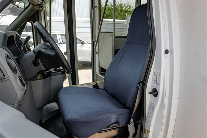 2014 Ford E-Series Chassis E-350 SD SHUTTLE VAN 10 PASSANGER - Photo 30 - Dallas, TX 75229