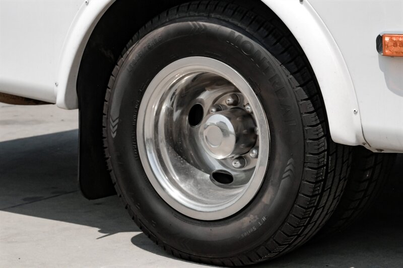 2014 Ford E-Series Chassis E-350 SD SHUTTLE VAN 10 PASSANGER - Photo 43 - Dallas, TX 75229