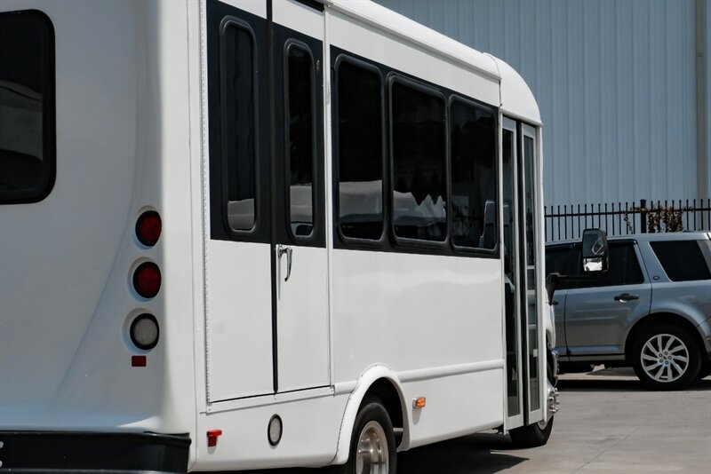 2014 Ford E-Series Chassis E-350 SD SHUTTLE VAN 10 PASSANGER - Photo 11 - Dallas, TX 75229