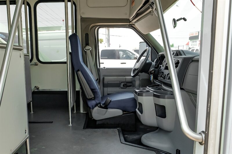 2014 Ford E-Series Chassis E-350 SD SHUTTLE VAN 10 PASSANGER - Photo 31 - Dallas, TX 75229