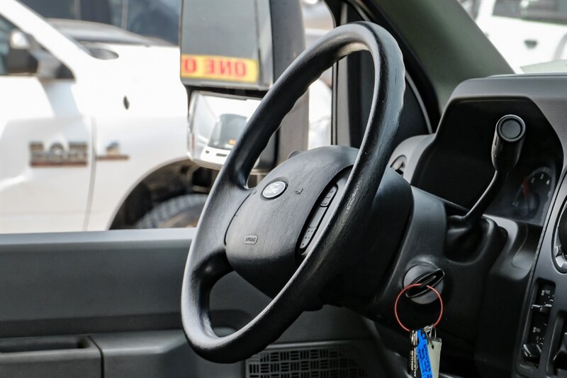 2014 Ford E-Series Chassis E-350 SD SHUTTLE VAN 10 PASSANGER - Photo 16 - Dallas, TX 75229