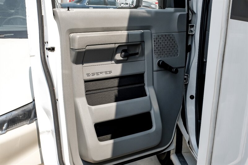 2014 Ford E-Series Chassis E-350 SD SHUTTLE VAN 10 PASSANGER - Photo 36 - Dallas, TX 75229