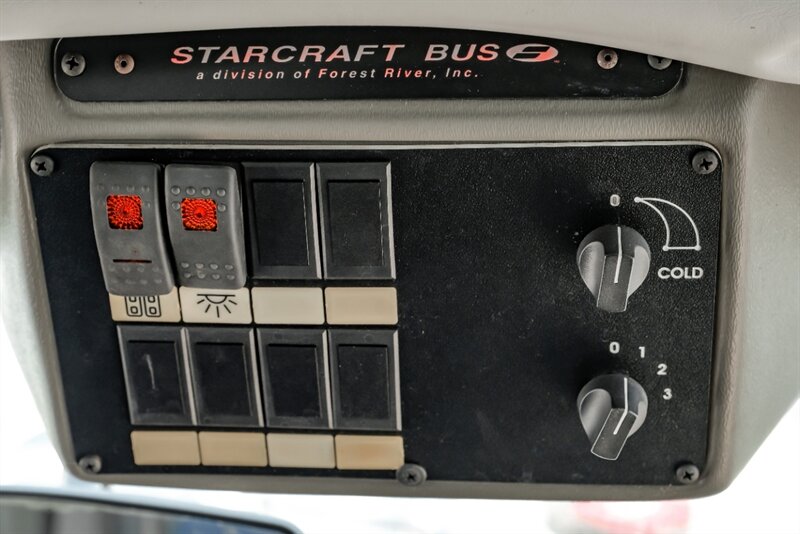 2014 Ford E-Series Chassis E-350 SD SHUTTLE VAN 10 PASSANGER - Photo 28 - Dallas, TX 75229