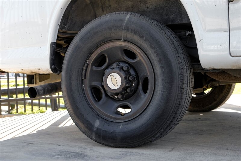 2012 Chevrolet Express 2500 - Photo 36 - Dallas, TX 75229