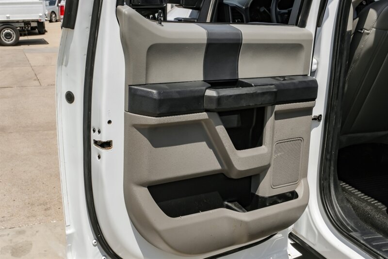 2022 Ford F450 FLATBED - Photo 36 - Dallas, TX 75229