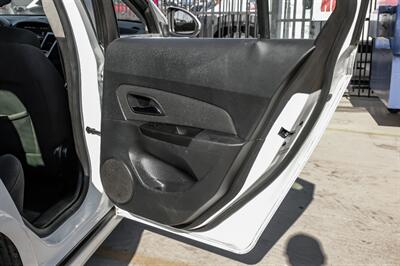 2013 Chevrolet Cruze ECO Auto   - Photo 38 - Dallas, TX 75229