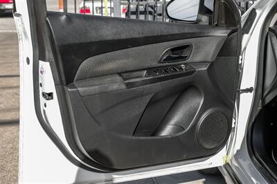 2013 Chevrolet Cruze ECO Auto   - Photo 34 - Dallas, TX 75229