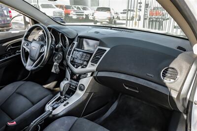 2013 Chevrolet Cruze ECO Auto   - Photo 14 - Dallas, TX 75229