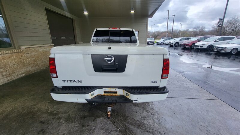 2005 Nissan Titan XE photo