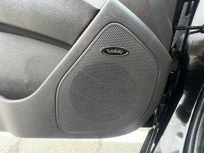 2011 Hyundai SANTA FE Limited   - Photo 23 - Escondido, CA 92025