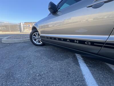 2005 Ford Mustang V6 Deluxe   - Photo 23 - Escondido, CA 92025