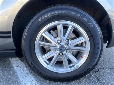 2005 Ford Mustang V6 Deluxe   - Photo 4 - Escondido, CA 92025