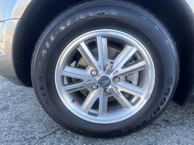 2005 Ford Mustang V6 Deluxe   - Photo 19 - Escondido, CA 92025