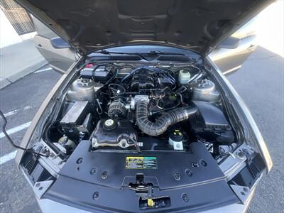 2005 Ford Mustang V6 Deluxe   - Photo 8 - Escondido, CA 92025