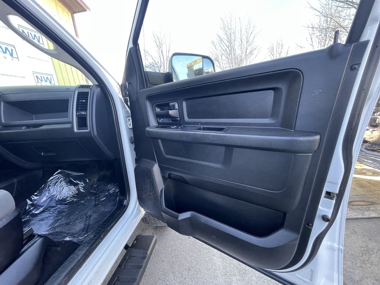 2017 RAM 2500 Tradesman 4x4, Crew Cab, Fully Serviced! - Photo 9 - Post Falls, ID 83854