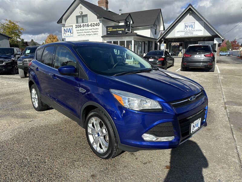 2016 Ford Escape SE  84k Miles, Fully Serviced, Great Condition!