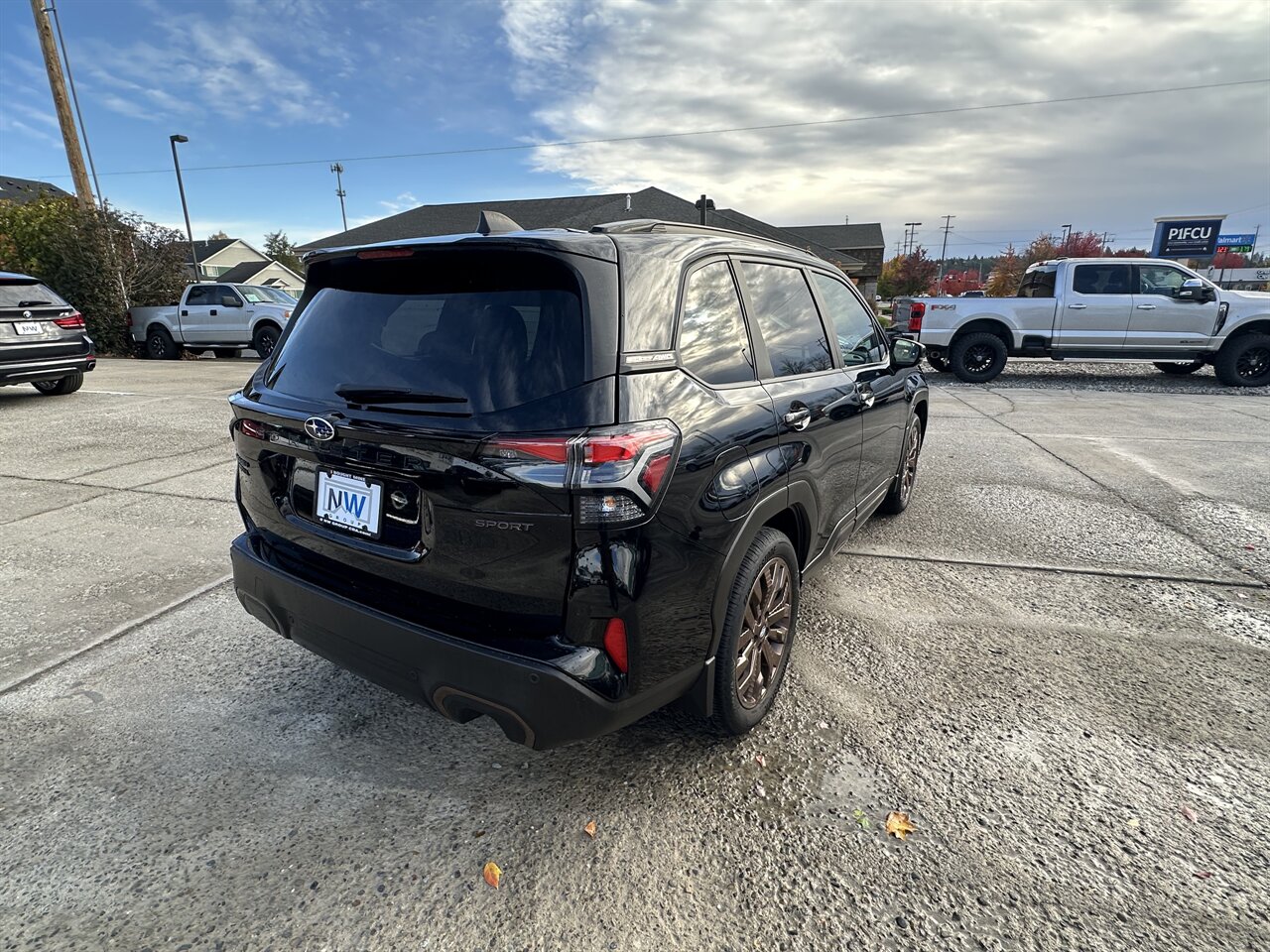 2025 Subaru Forester Sport 11k miles, AWD! *****JD Power current value is $35,600 minus $10,889 in SAVINGS! = $24,711 OUR AMAZING LOW PRICE!**** - Photo 5 - Post Falls, ID 83854