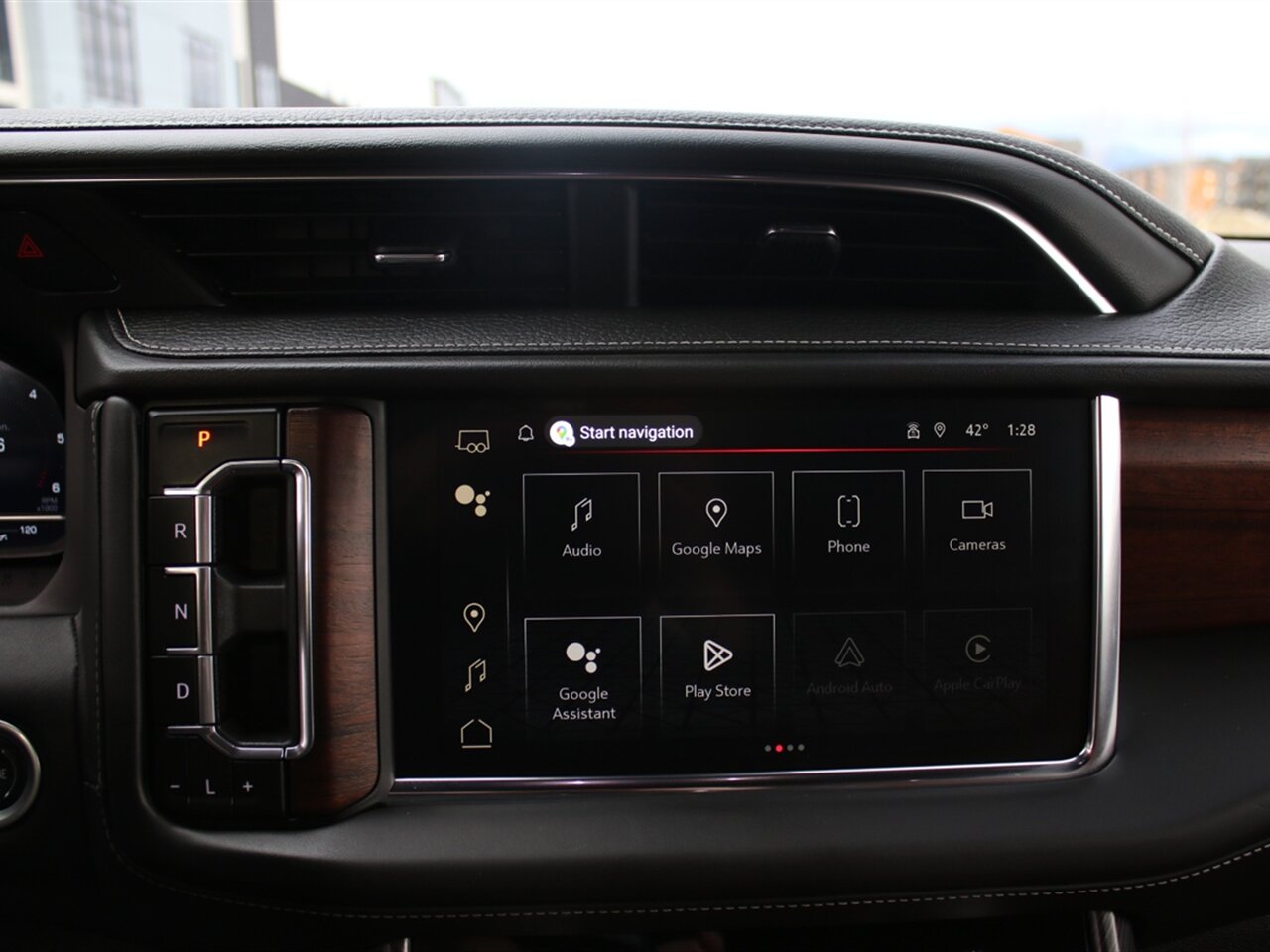 2024 GMC Yukon Denali Ultimate 9k miles, AWD, Air Suspension, Super Cruise! - Photo 9 - Post Falls, ID 83854