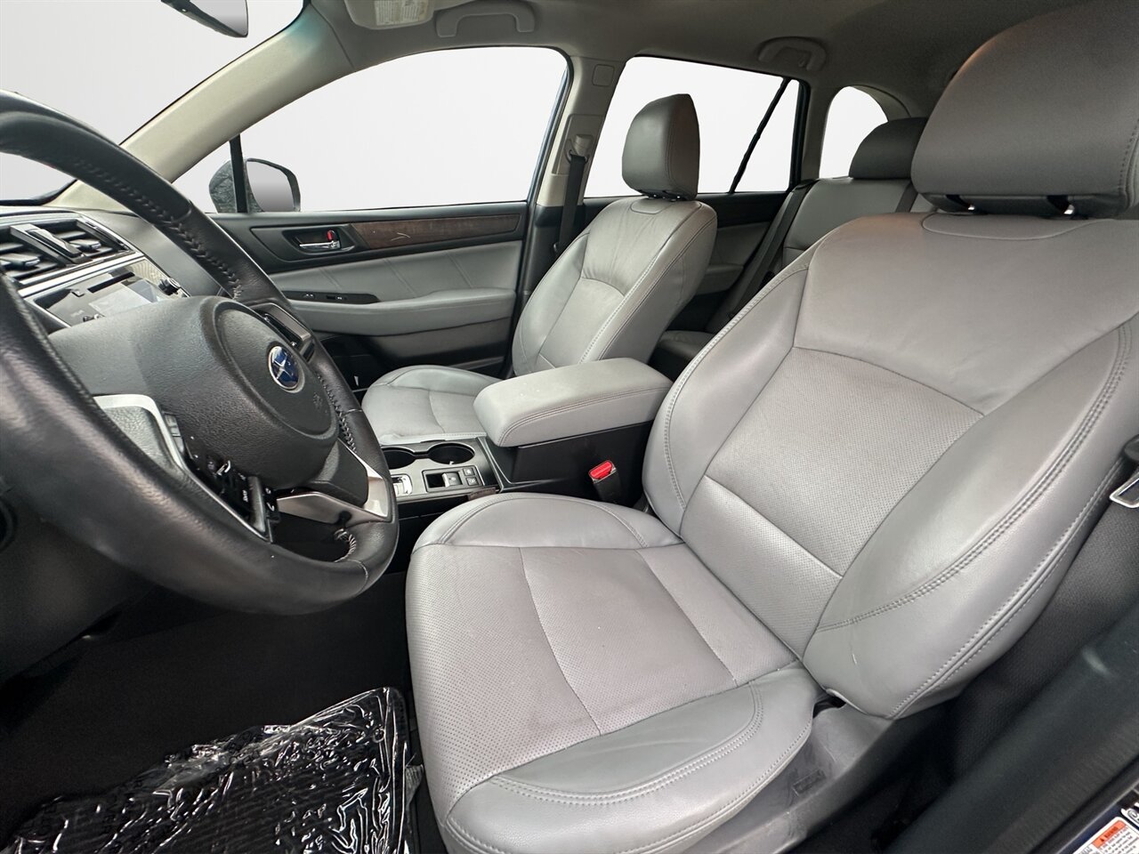 2019 Subaru Outback 2.5i Limited  AWD, Very Good Shape! Fully Serviced! - Photo 4 - Post Falls, ID 83854