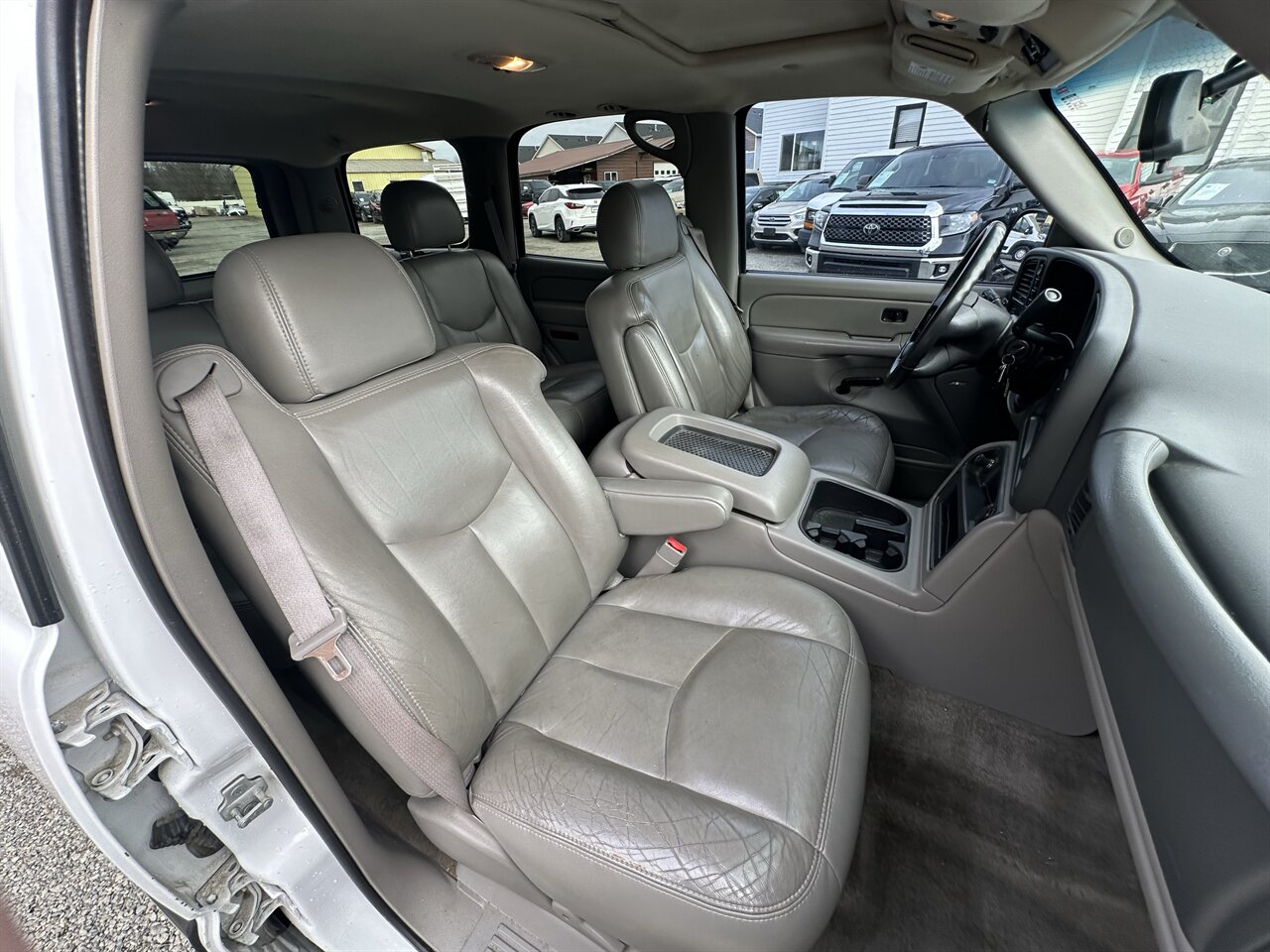 2005 Chevrolet Tahoe LS New Front and Rear Brakes! Nice SUV and Good Shape! - Photo 8 - Post Falls, ID 83854