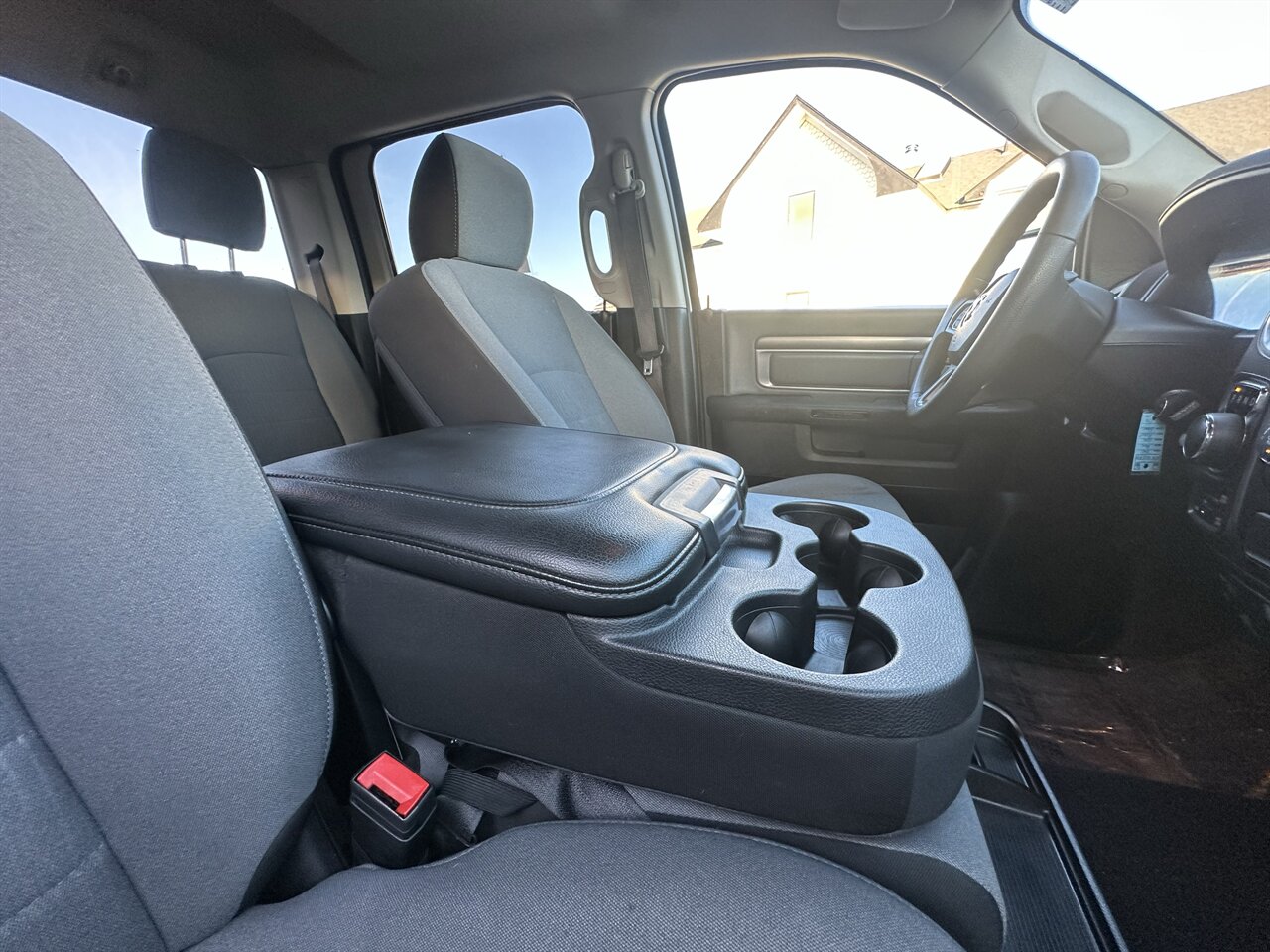 2021 RAM 1500 Classic SLT Only 73k miles, Great Pickup Truck, Clean Carfax, Clean Title! - Photo 9 - Post Falls, ID 83854