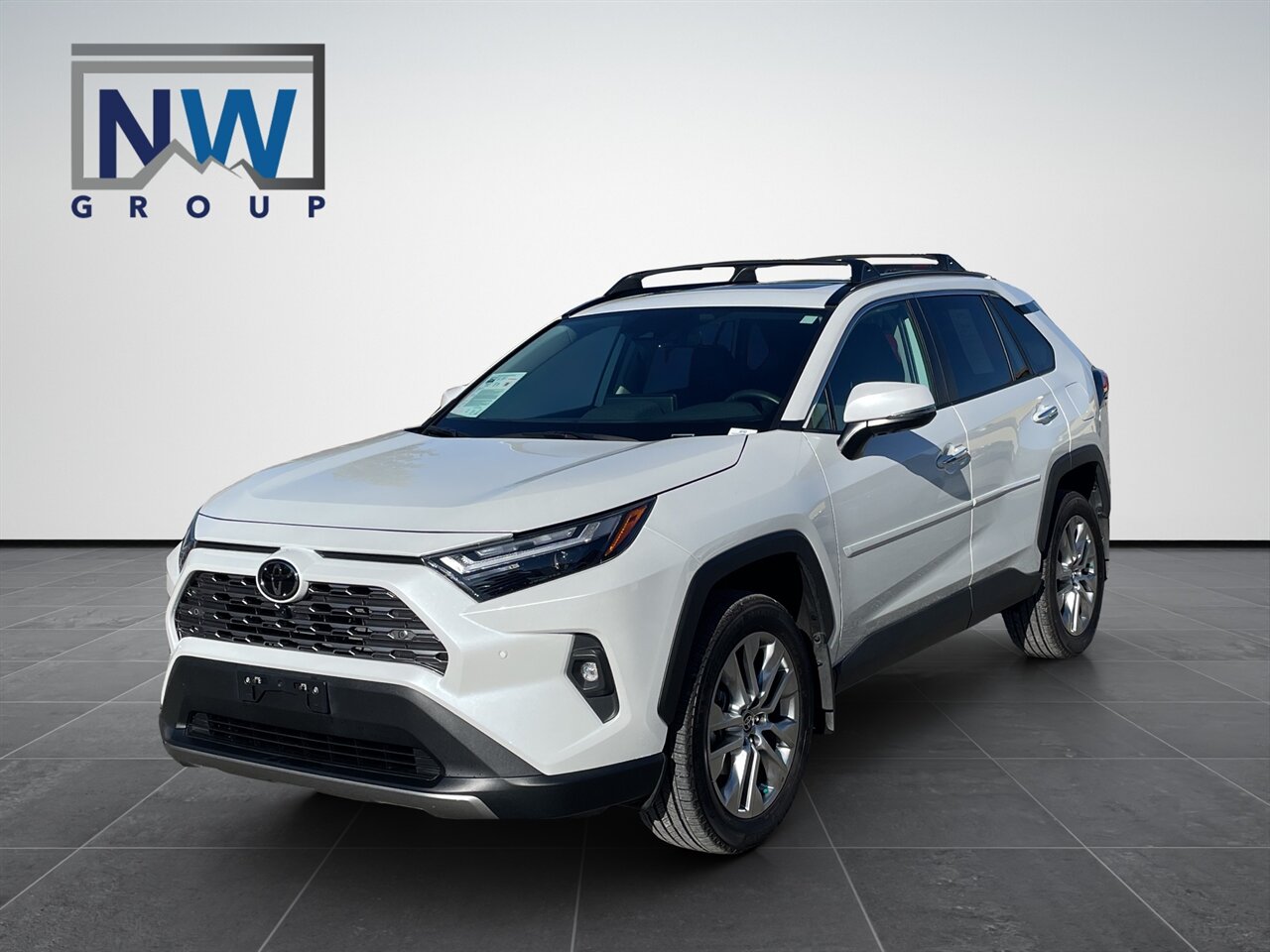 2024 Toyota RAV4 Limited 11k miles, Like New Condition! Clean Carfax. Amazing SUV! - Photo 3 - Post Falls, ID 83854