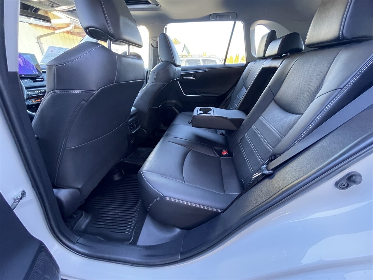 2024 Toyota RAV4 Limited 11k miles, Like New Condition! Clean Carfax. Amazing SUV! - Photo 10 - Post Falls, ID 83854