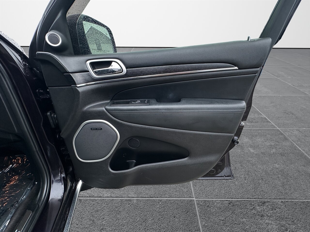 2019 Jeep Grand Cherokee Summit Sangria Metallic Color! Super low miles - 40k! Great Jeep! Serviced Regularly - Photo 8 - Post Falls, ID 83854