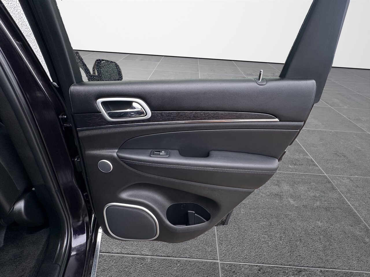 2019 Jeep Grand Cherokee Summit Sangria Metallic Color! Super low miles - 40k! Great Jeep! Serviced Regularly - Photo 9 - Post Falls, ID 83854