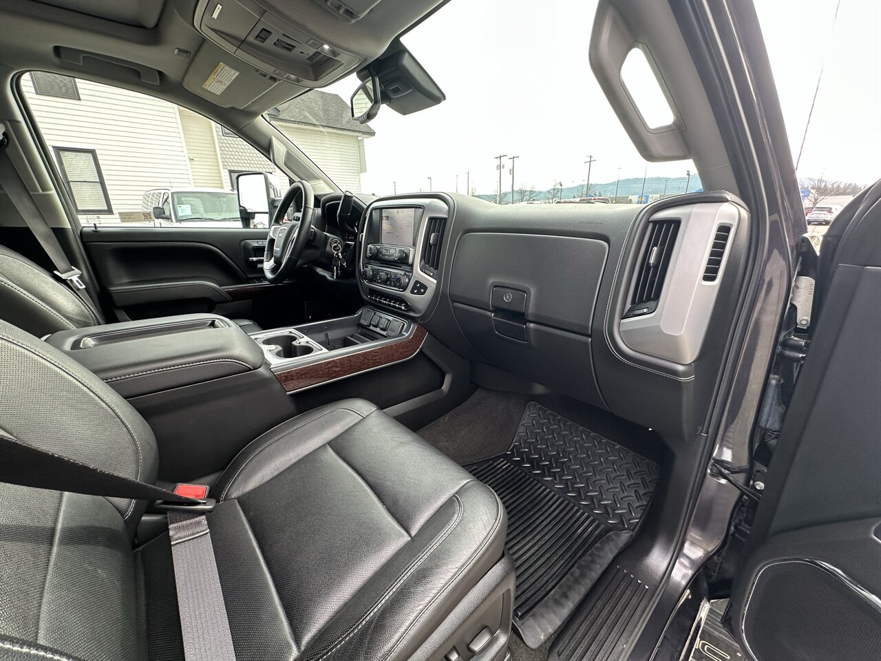 2015 GMC Sierra 2500 SLT 45k miles! Amazing Shape! Rear Towing Airbags, Sunroof, Bedliner Spray! - Photo 8 - Post Falls, ID 83854