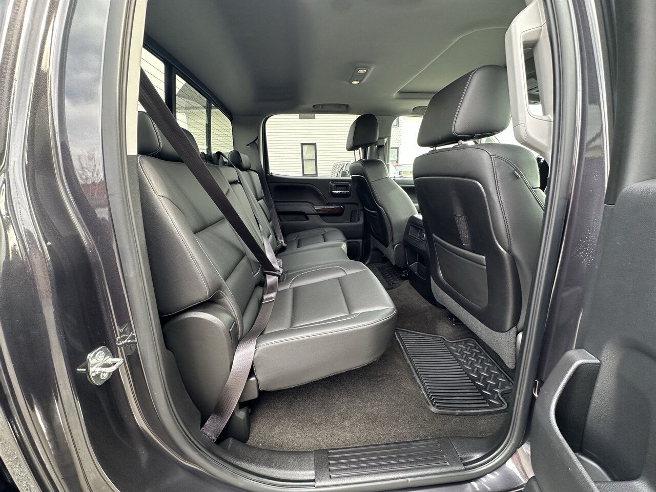 2015 GMC Sierra 2500 SLT 45k miles! Amazing Shape! Rear Towing Airbags, Sunroof, Bedliner Spray! - Photo 9 - Post Falls, ID 83854