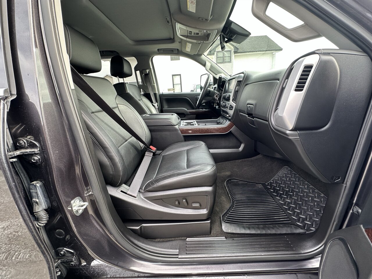 2015 GMC Sierra 2500 SLT 45k miles! Amazing Shape! Rear Towing Airbags, Sunroof, Bedliner Spray! - Photo 7 - Post Falls, ID 83854