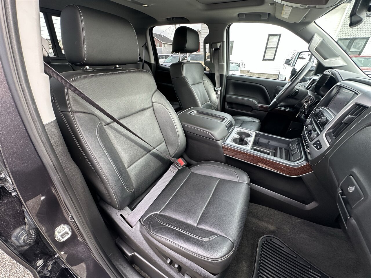 2015 GMC Sierra 2500 SLT 45k miles! Amazing Shape! Rear Towing Airbags, Sunroof, Bedliner Spray! - Photo 6 - Post Falls, ID 83854