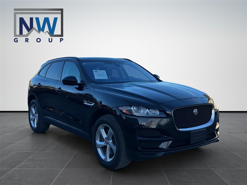 2017 Jaguar F-PACE 35t Premium  71k miles, AWD, Very Luxurious!
