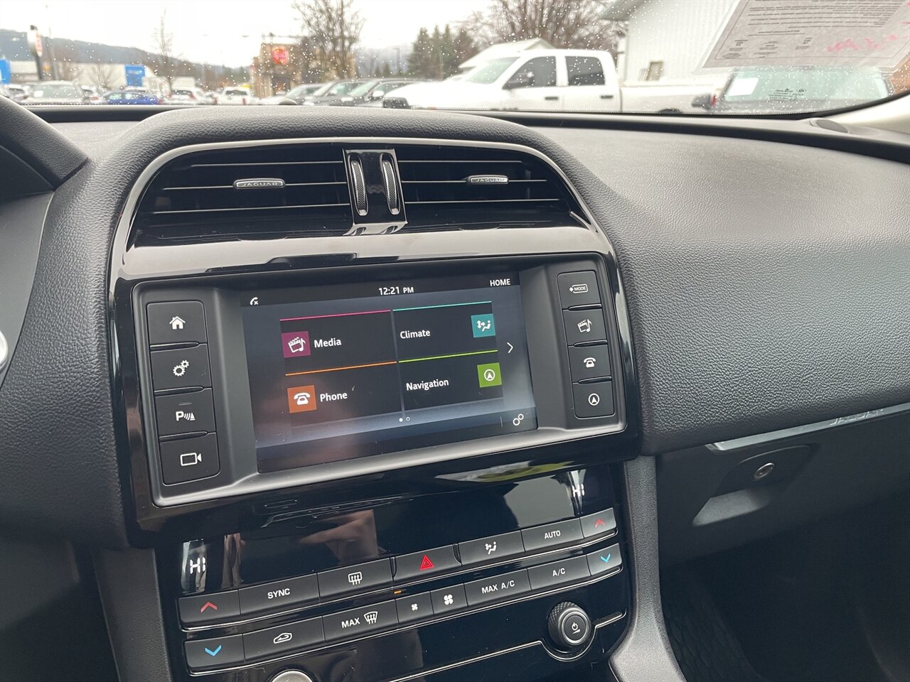 2017 Jaguar F-PACE 35t Premium 71k miles, AWD, Very Luxurious! - Photo 9 - Post Falls, ID 83854