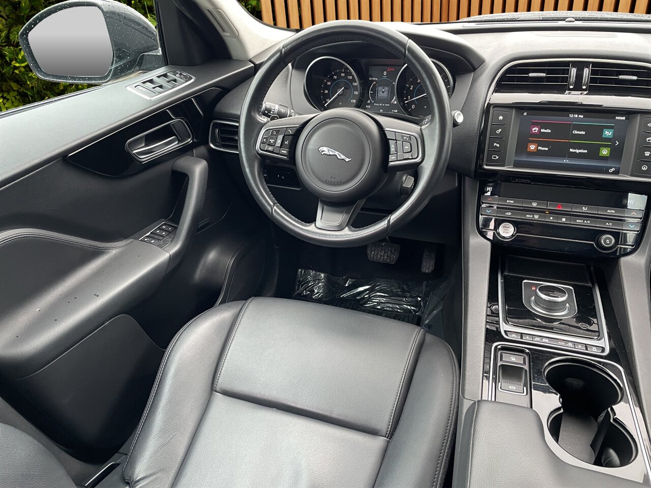 2017 Jaguar F-PACE 35t Premium 71k miles, AWD, Very Luxurious! - Photo 5 - Post Falls, ID 83854