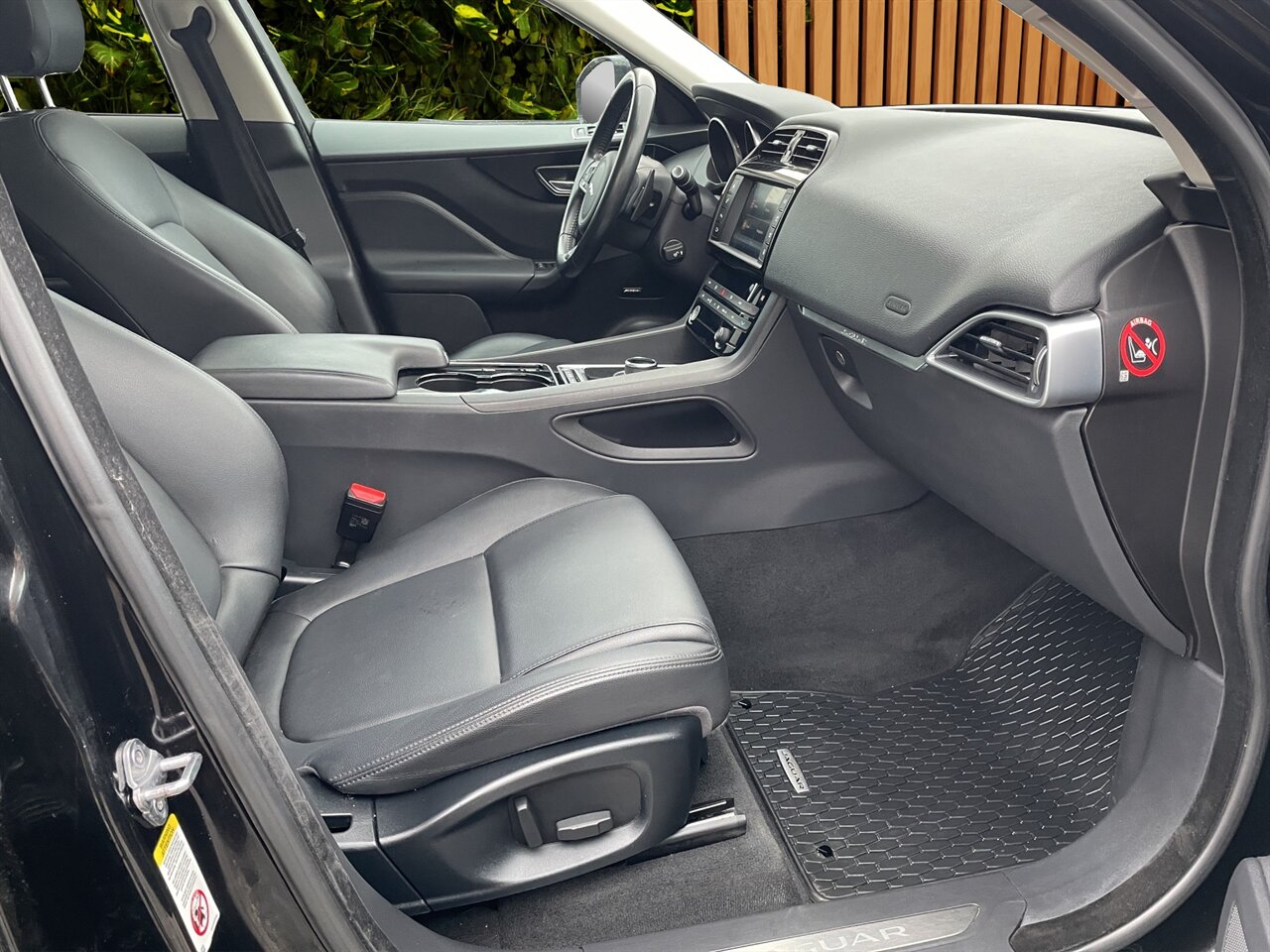 2017 Jaguar F-PACE 35t Premium 71k miles, AWD, Very Luxurious! - Photo 8 - Post Falls, ID 83854