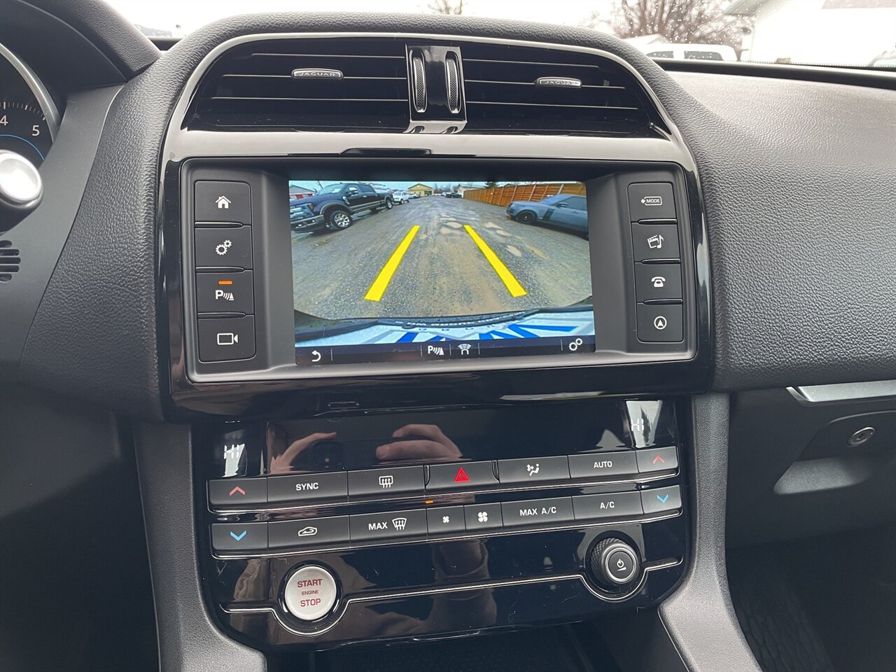 2017 Jaguar F-PACE 35t Premium 71k miles, AWD, Very Luxurious! - Photo 10 - Post Falls, ID 83854