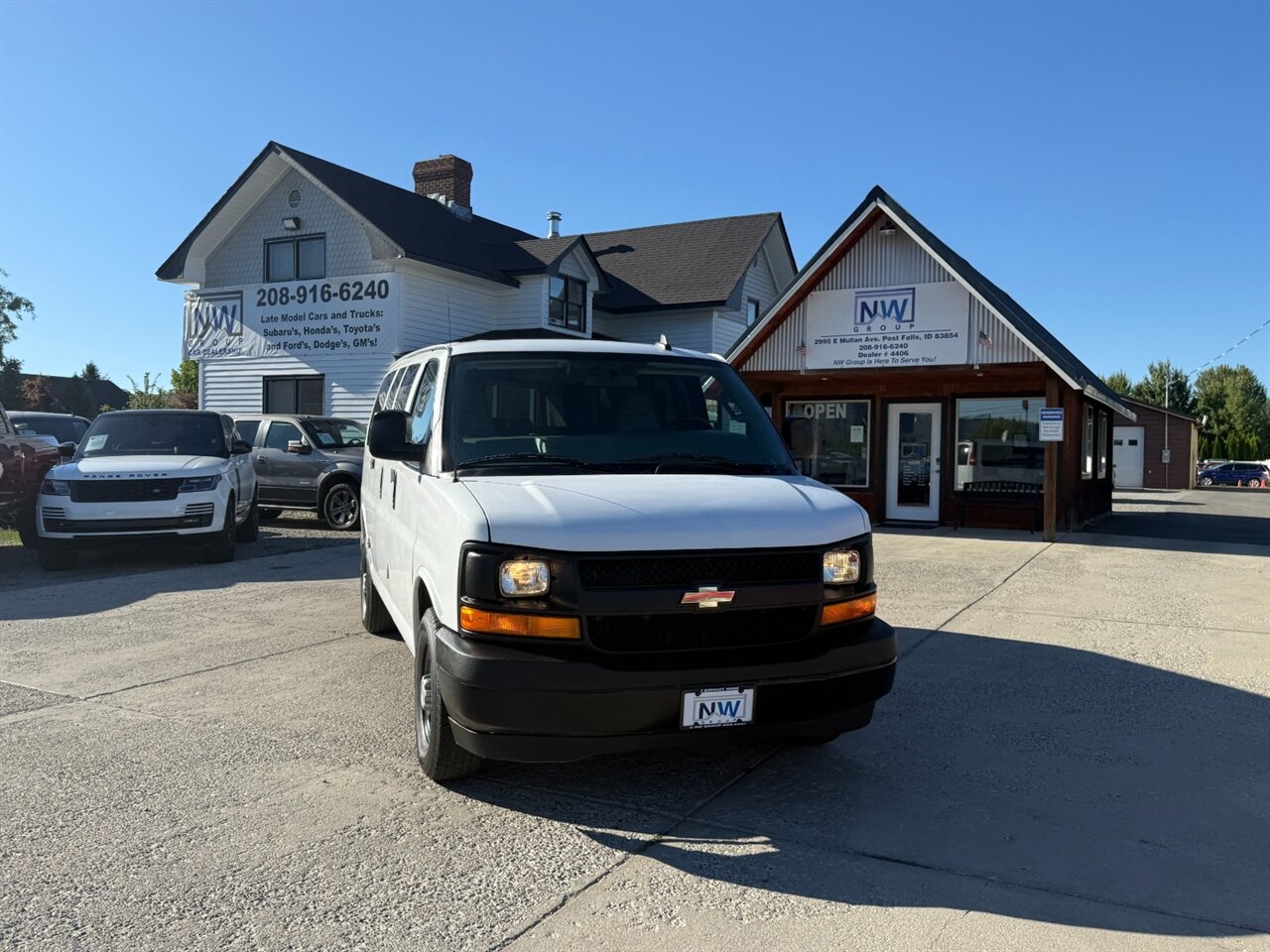 2017 Chevrolet Express LS 2500 107k miles. Passenger Van! Clean Title / Clean Carfax! - Photo 2 - Post Falls, ID 83854