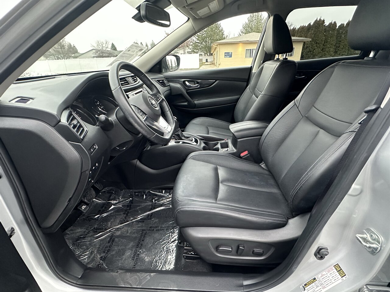 2018 Nissan Rogue SL W/ 9k miles! Epic Condition! Must See! - Photo 4 - Post Falls, ID 83854