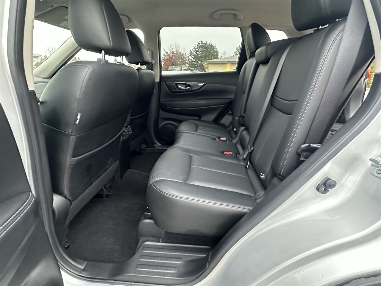 2018 Nissan Rogue SL W/ 9k miles! Epic Condition! Must See! - Photo 7 - Post Falls, ID 83854