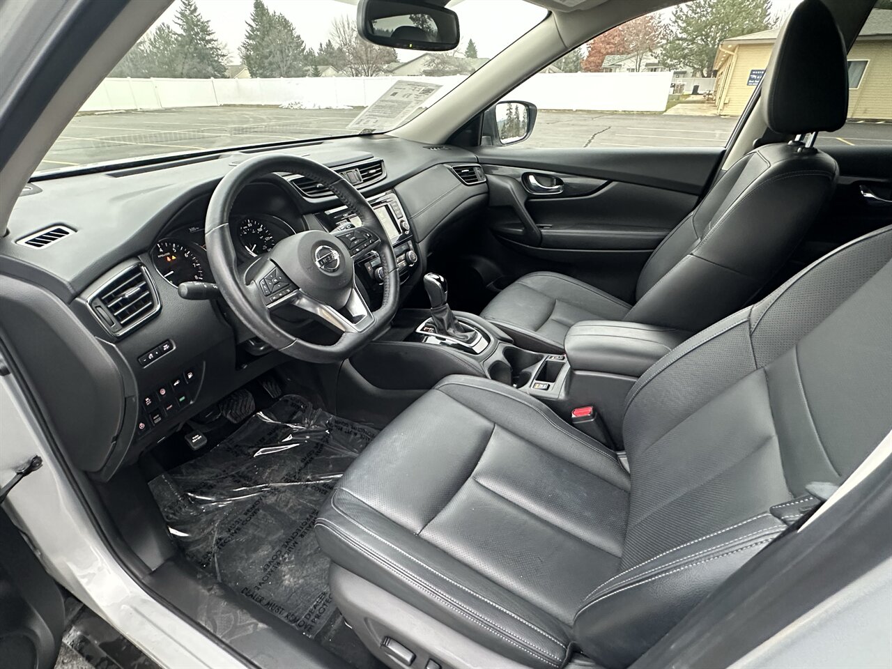 2018 Nissan Rogue SL W/ 9k miles! Epic Condition! Must See! - Photo 5 - Post Falls, ID 83854