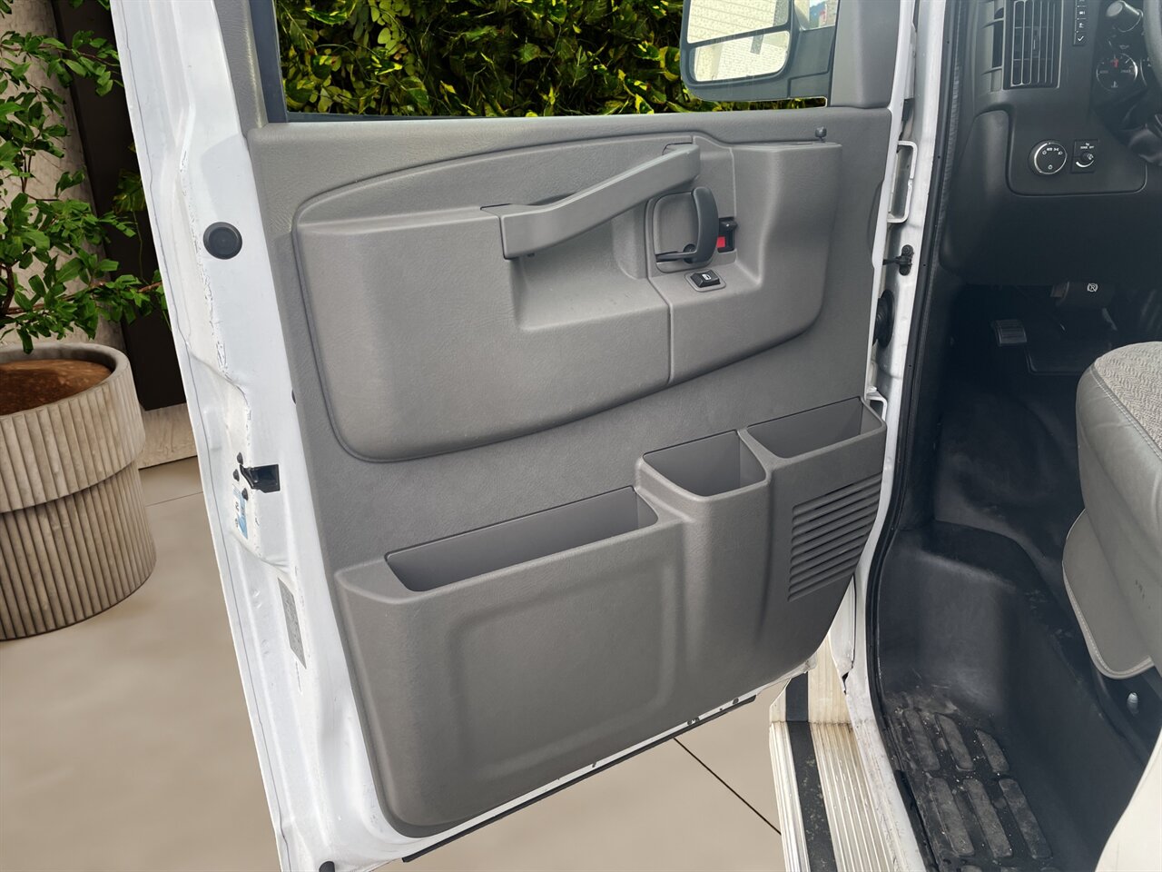 2016 Chevrolet Express LT 2500 Great Work Van, Awesome Price! - Photo 10 - Post Falls, ID 83854