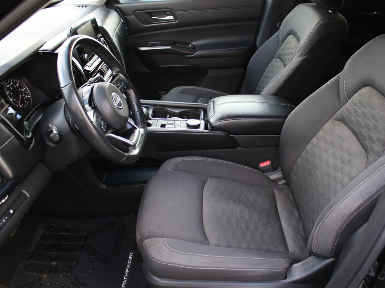 2022 Nissan Pathfinder SV 3 Rows, New Tires, Serviced - Very Nice SUV! - Photo 8 - Post Falls, ID 83854