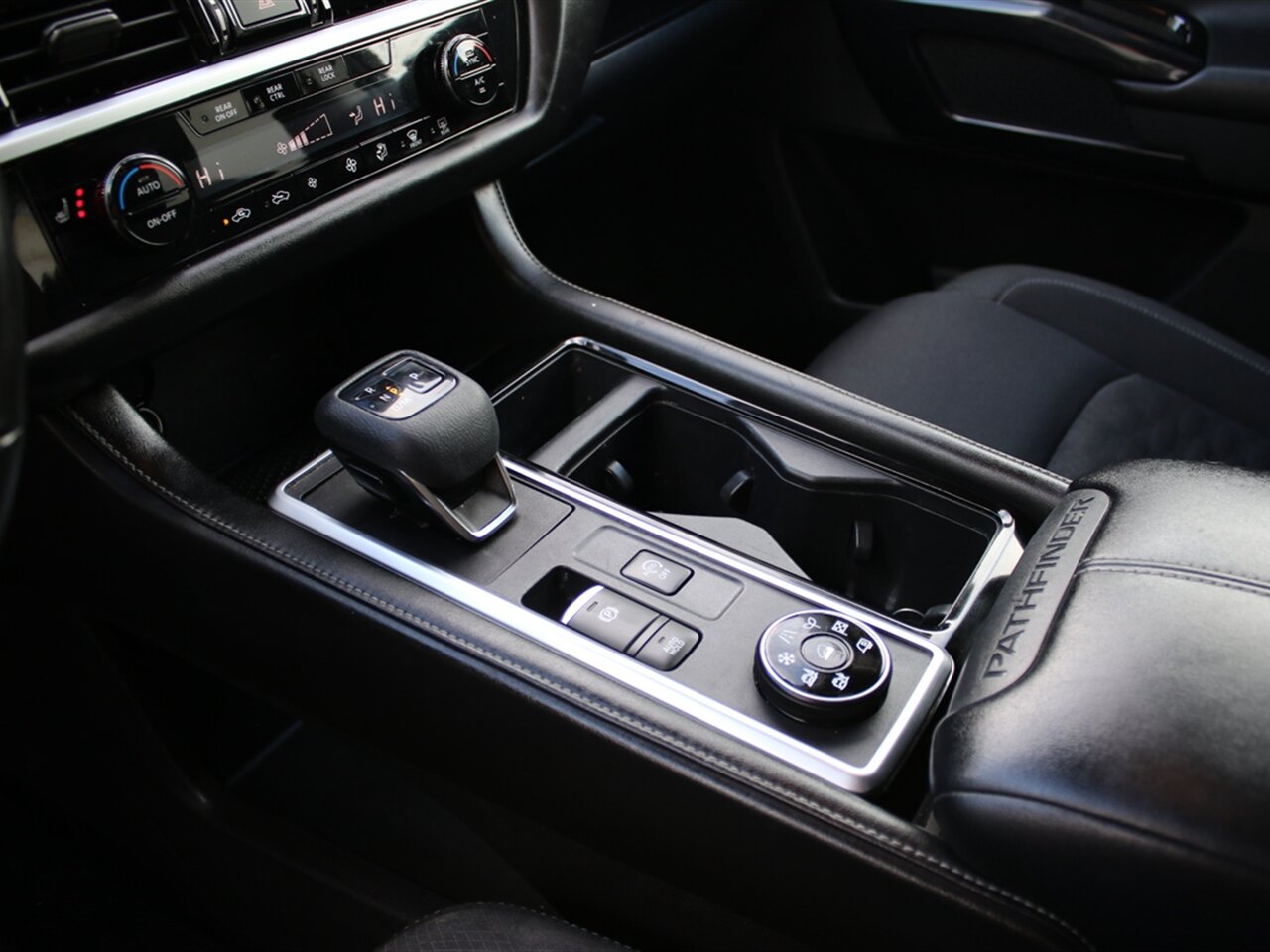 2022 Nissan Pathfinder SV 3 Rows, New Tires, Serviced - Very Nice SUV! - Photo 6 - Post Falls, ID 83854