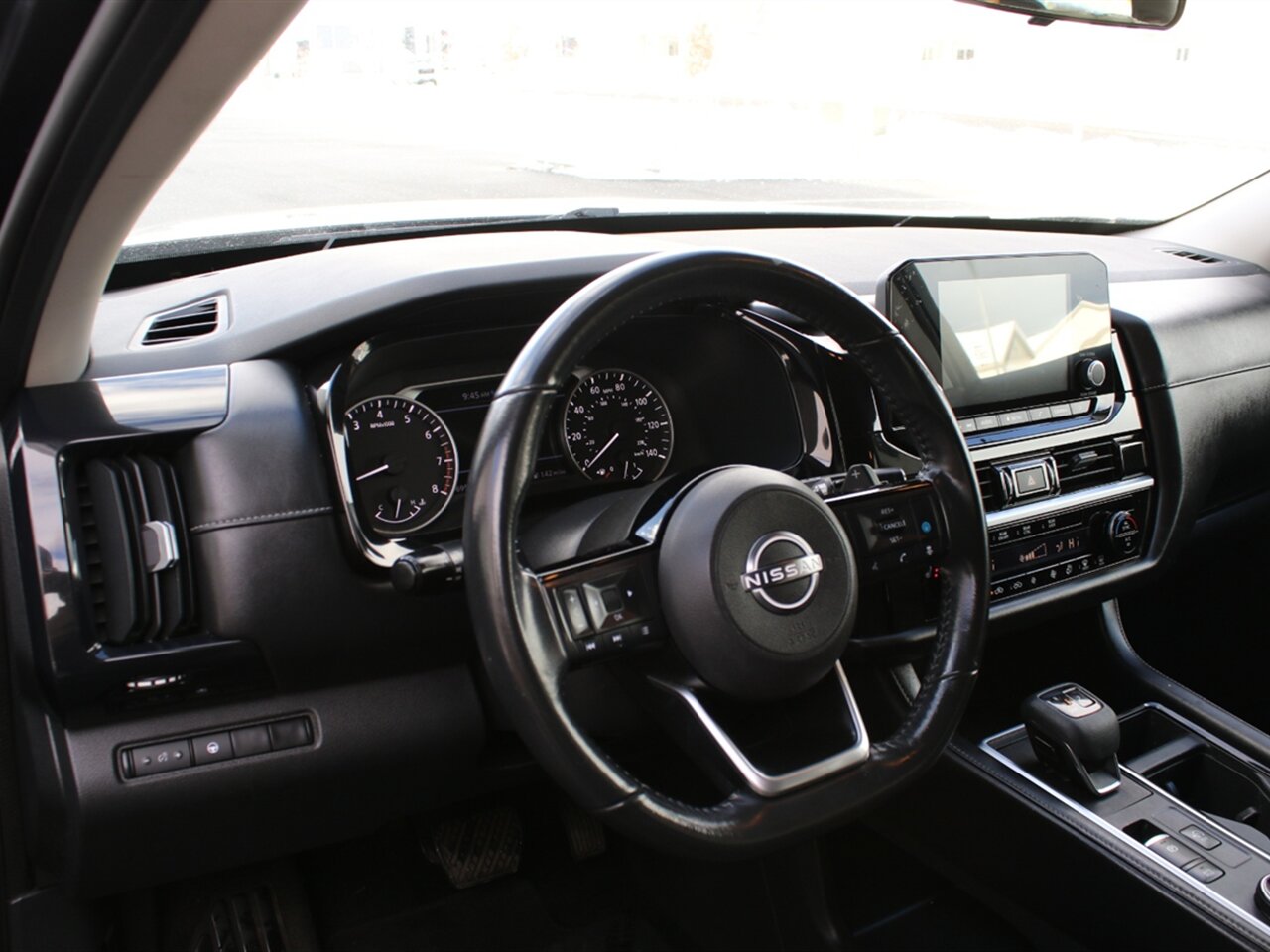 2022 Nissan Pathfinder SV 3 Rows, New Tires, Serviced - Very Nice SUV! - Photo 5 - Post Falls, ID 83854